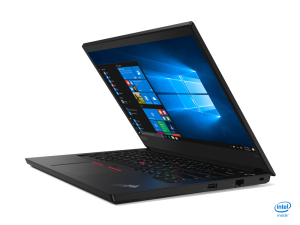 Obudowa Lenovo ThinkPad E15 nie należy do najbardziej wyszukanych na rynku